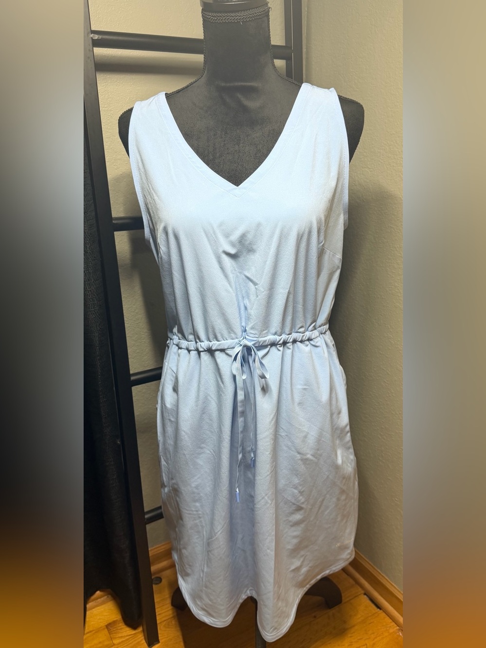 Eddie Bauer Light Blue V-Neck Drawstring Waist Sleeveless Dress/zipper pockets M